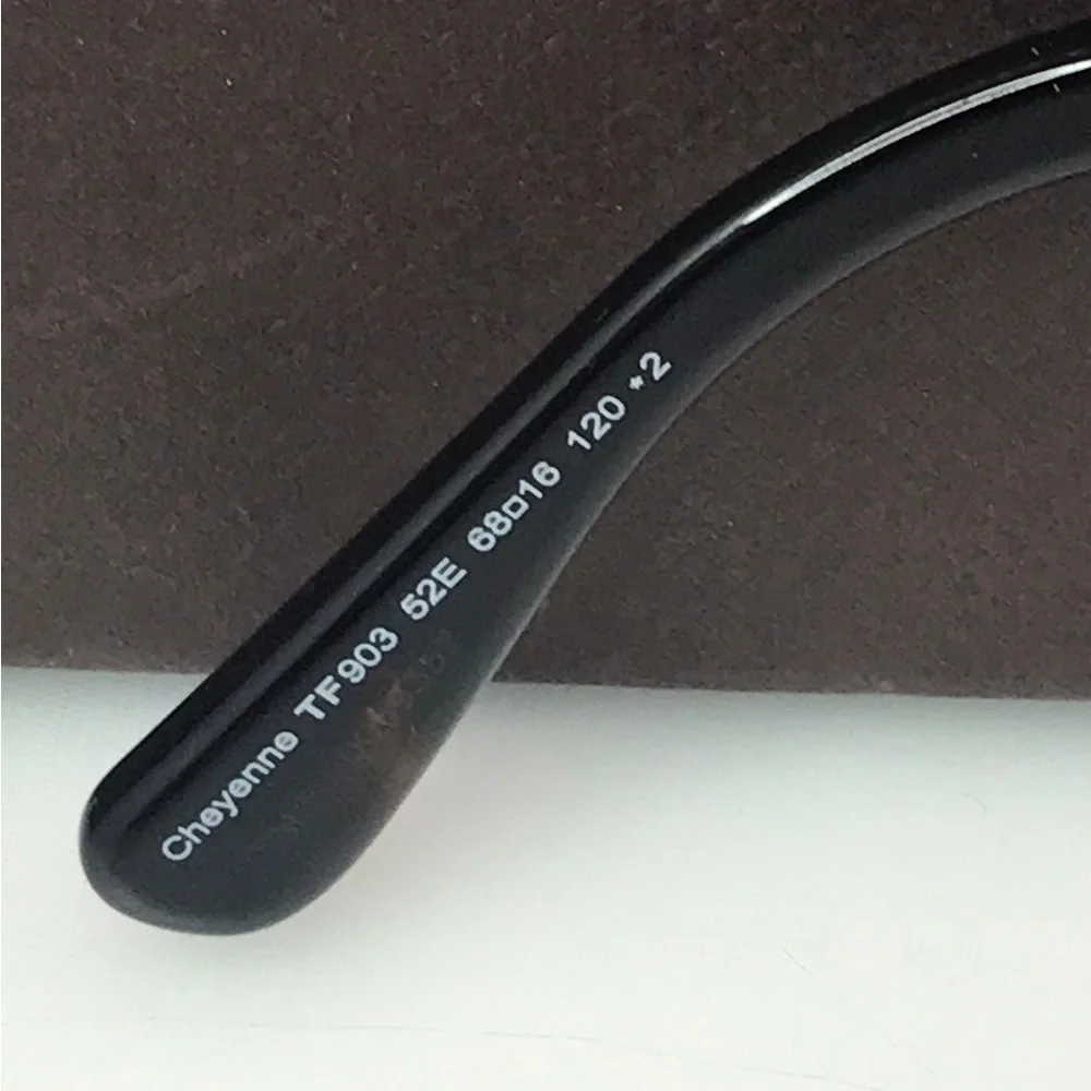New - TOM FORD CHEYENNE TF903 52E Oversized Sunglasses